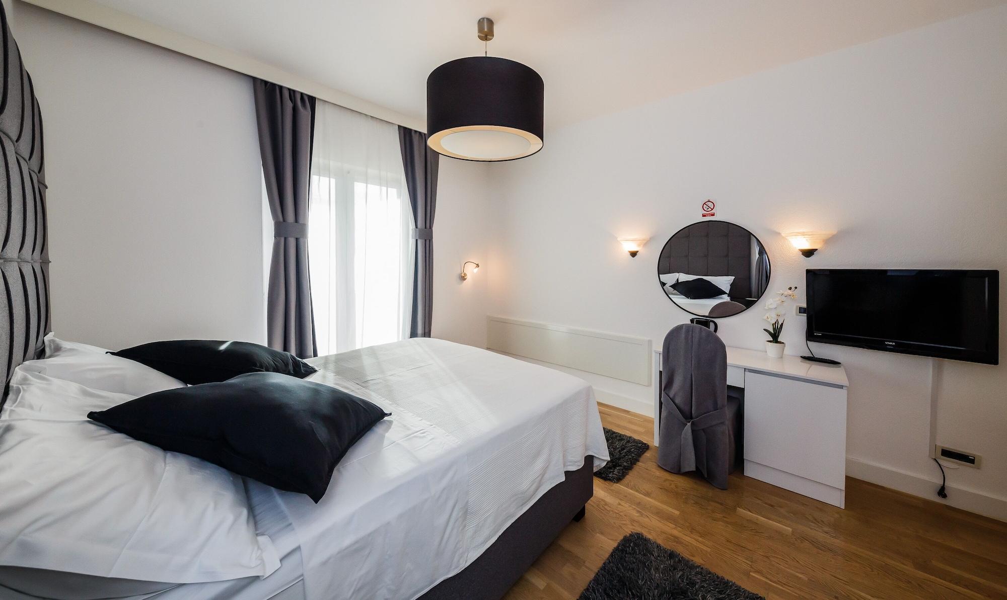 Hotel Villa Zarko Каштел-Стари Экстерьер фото