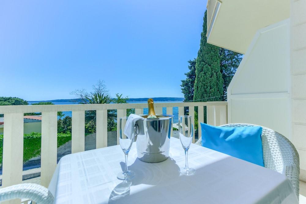 Hotel Villa Zarko Каштел-Стари Экстерьер фото