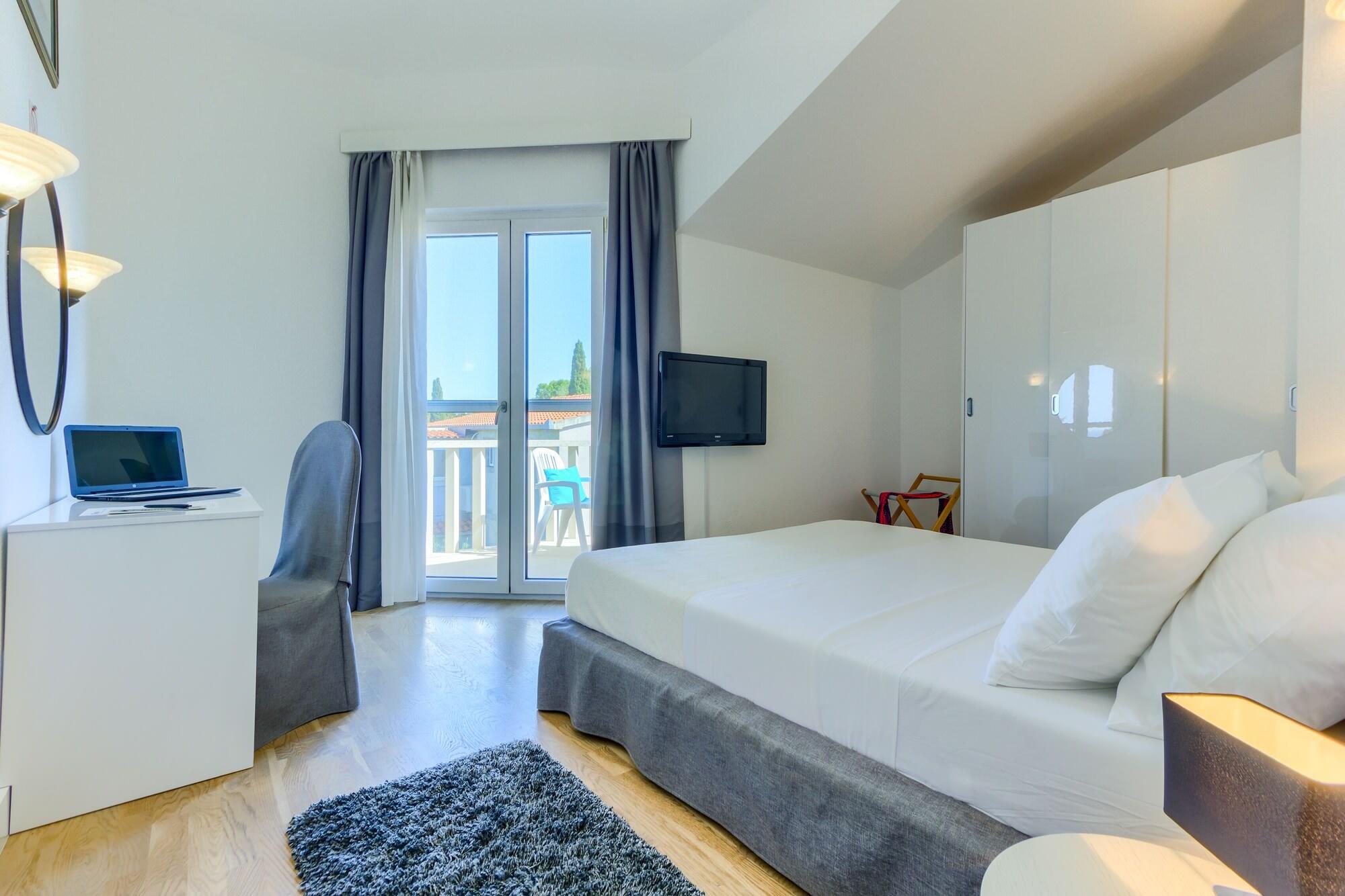 Hotel Villa Zarko Каштел-Стари Экстерьер фото