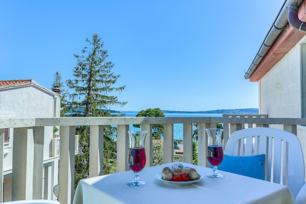 Hotel Villa Zarko Каштел-Стари Экстерьер фото